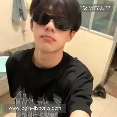 何鹰辉